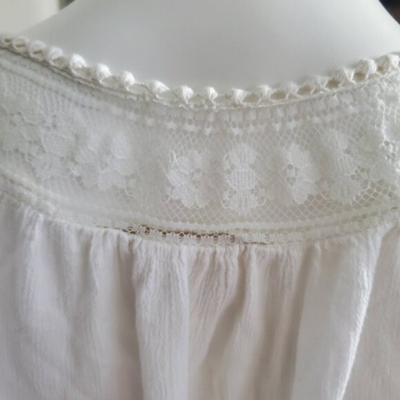 White/Off White Boho Lace Flare Sleeved Top - Picture 8 of 9